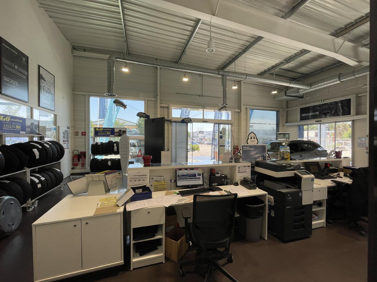 Commerce Saint-Mitre-les-Remparts 1024m² Location commerce Saint-Mitre-les-Remparts Bouches-du-Rhône OLCOM2420875 23